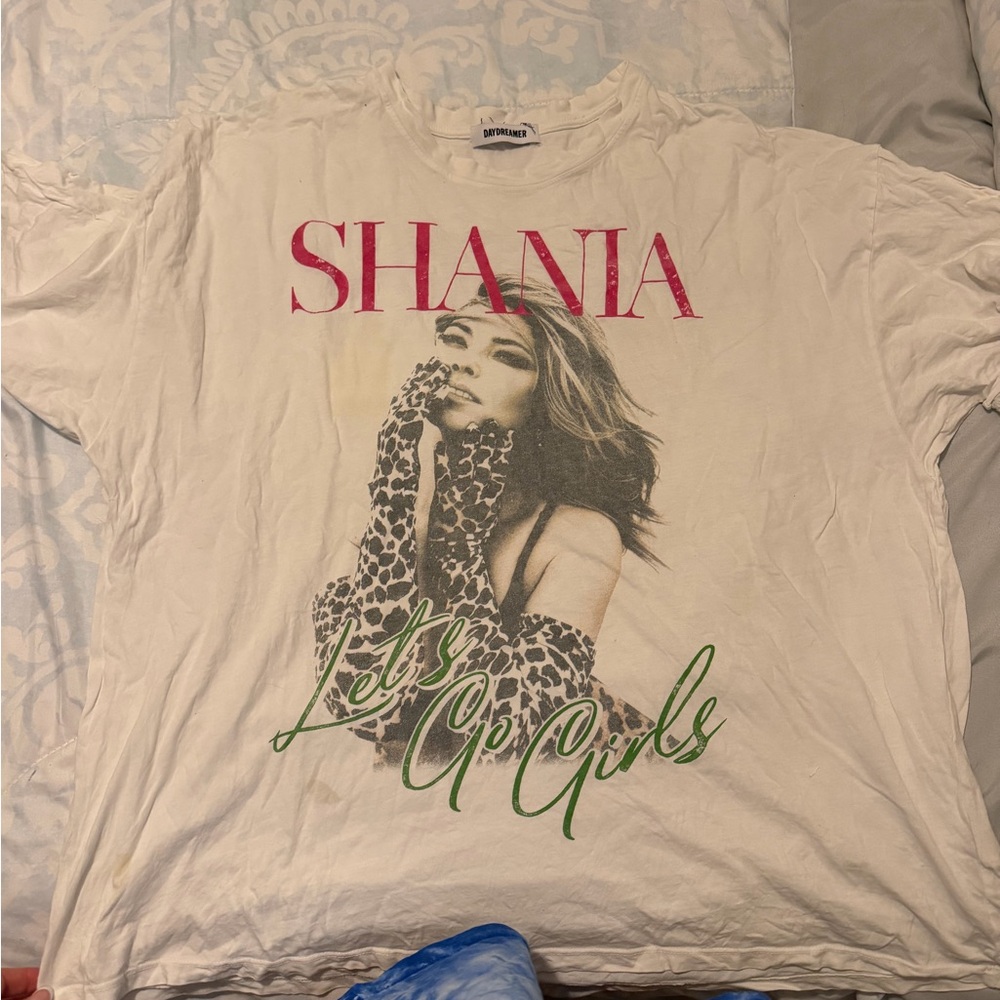 Shania DAYDREAMER Graphic T-Shirt